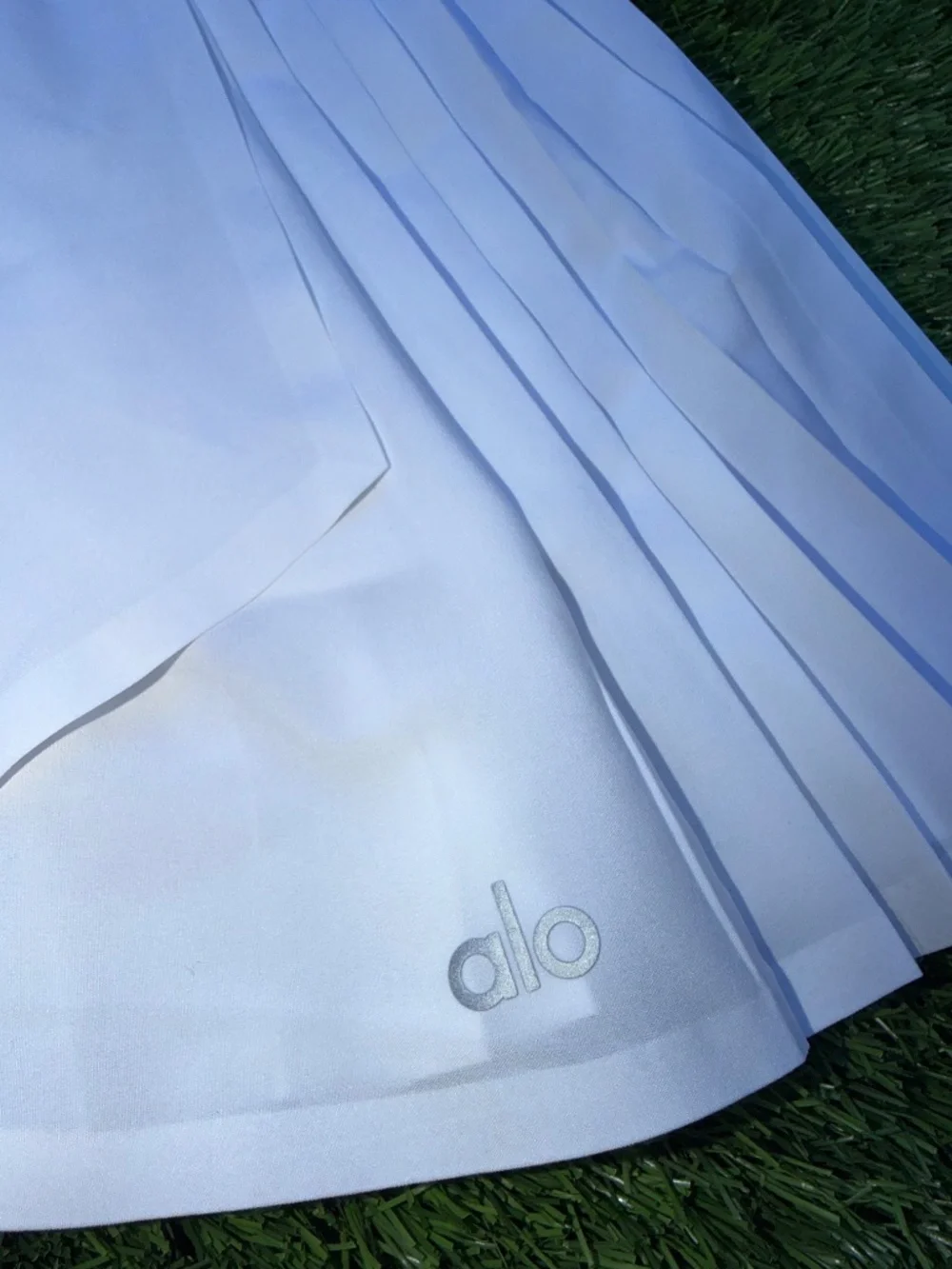 ALO Aces Tennis Skirt in White 🤍
